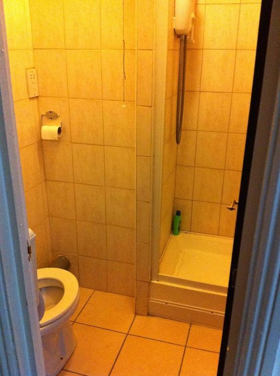 Wanstead Hotel London Room photo