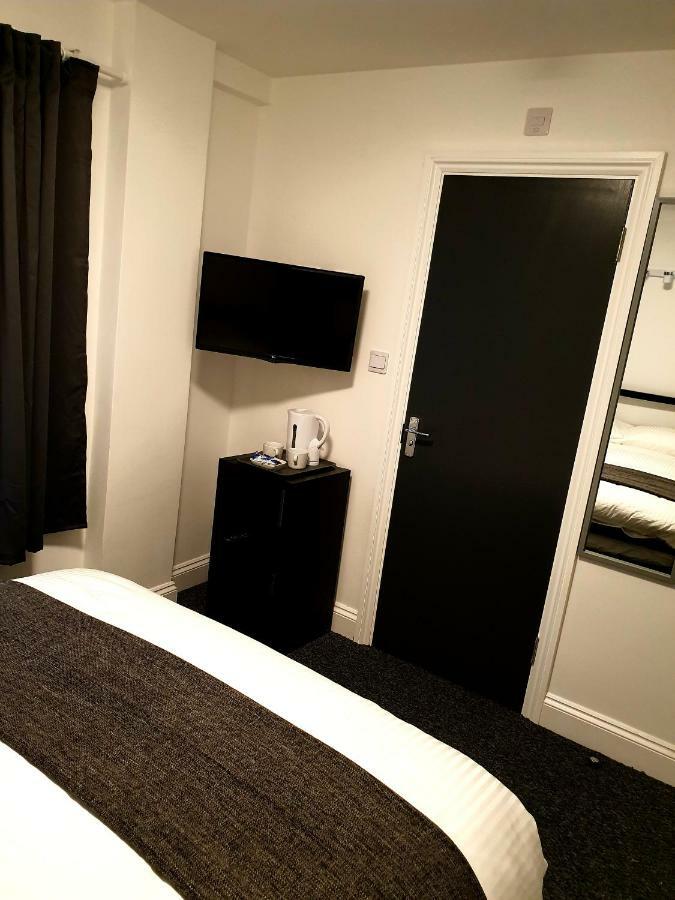 Wanstead Hotel London Exterior photo