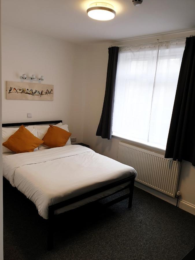 Wanstead Hotel London Exterior photo